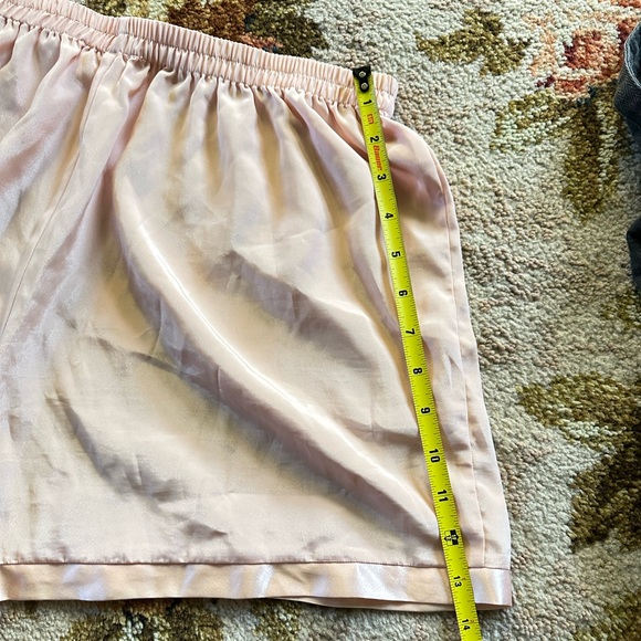 Vintage Gold Label Victoria’s Secret Satin Shorts - XL - Picture 10 of 12